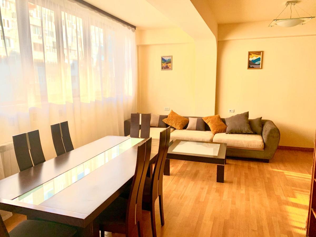 Apartment Amiryan Yerevan Exterior photo