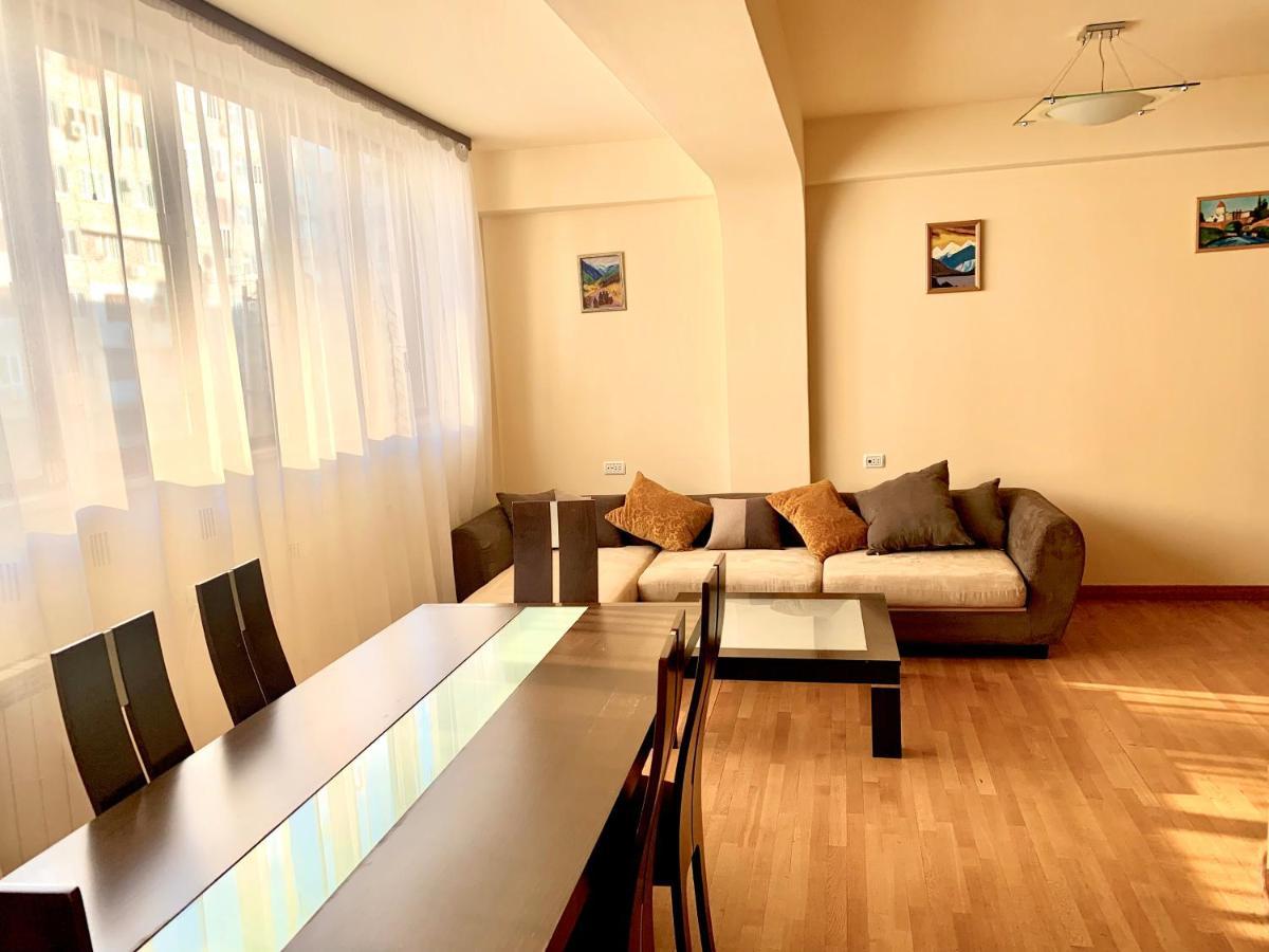 Apartment Amiryan Yerevan Exterior photo